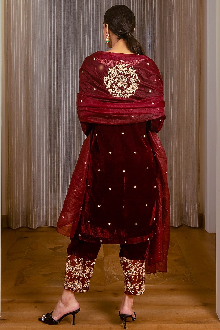 Wine Silk Velvet Hand Embroidered Kurta Set by AURUHFY at Pernia's Pop Up Shop