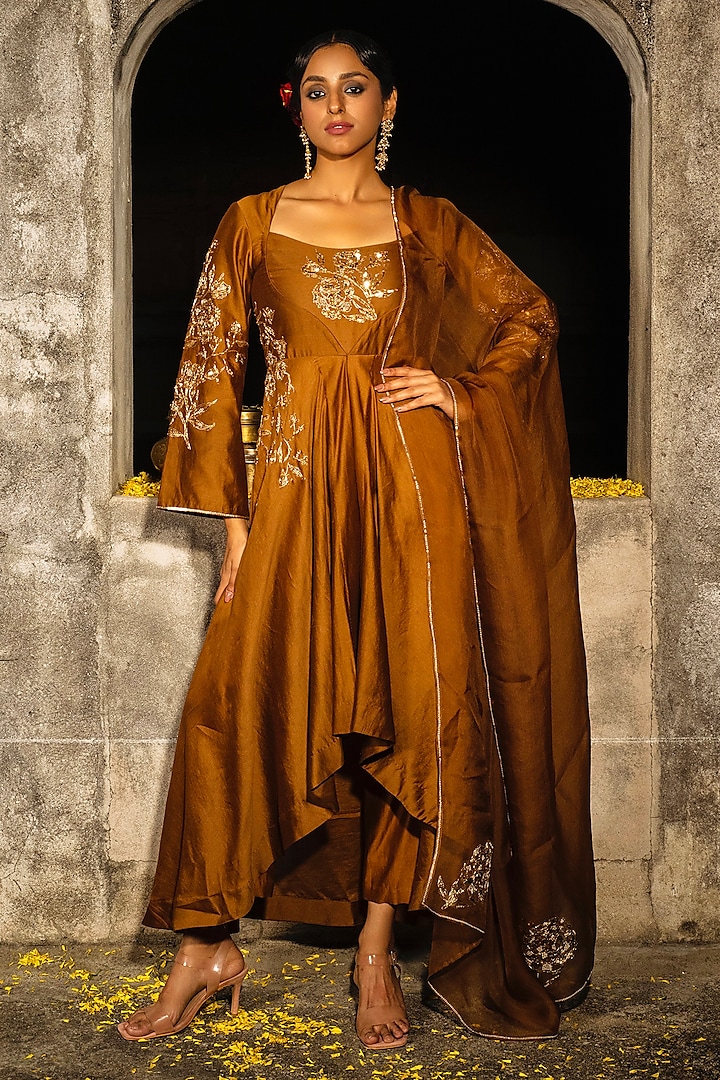 Caramel Chanderi Silk Motif Embroidered Asymmetric Tunic Set by Auruhfy at Pernia's Pop Up Shop