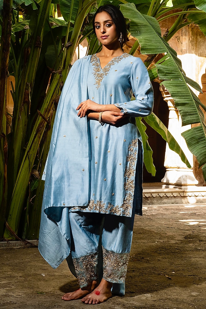 Asmani Blue Chanderi Silk Hand Embroidered Kurta Set by Auruhfy at Pernia's Pop Up Shop