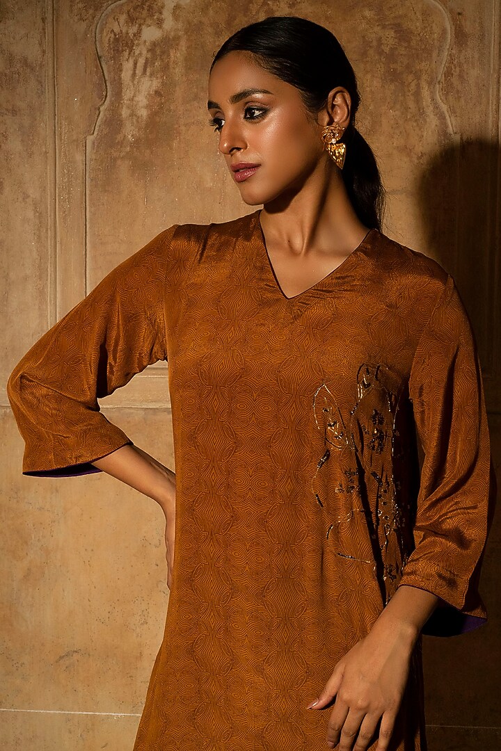 Cinnamon Crepe Printed & Zari Work Tunic Set by Auruhfy at Pernia's Pop Up Shop