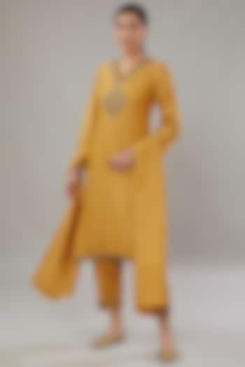 Yellow Chanderi Embroidered Tunic Set by AURUHFY