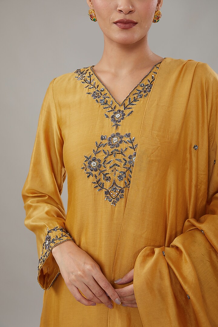 Yellow Chanderi Embroidered Tunic Set by AURUHFY at Pernia's Pop Up Shop