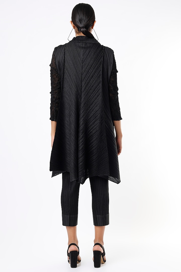 Black High-Neck Kurta Set by Pleats By Aruni at Pernia's Pop Up Shop
