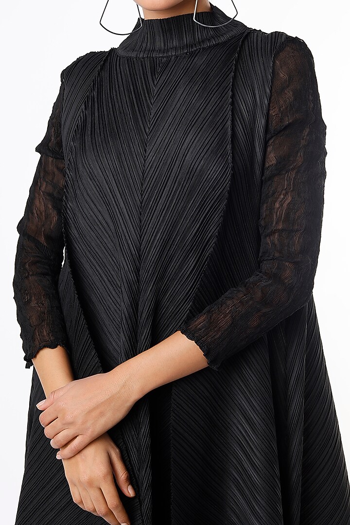 Black High-Neck Kurta Set by Pleats By Aruni at Pernia's Pop Up Shop