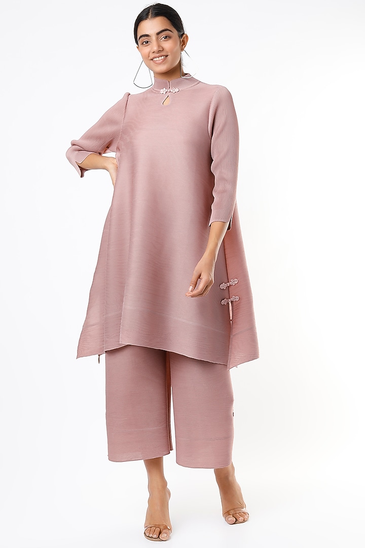 Nude Pleated Polyester Kurta Set by Pleats By Aruni at Pernia's Pop Up Shop
