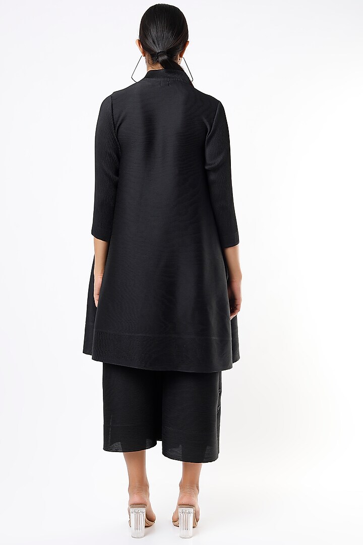 Black Pleated Polyester Kurta Set by Pleats By Aruni at Pernia's Pop Up Shop