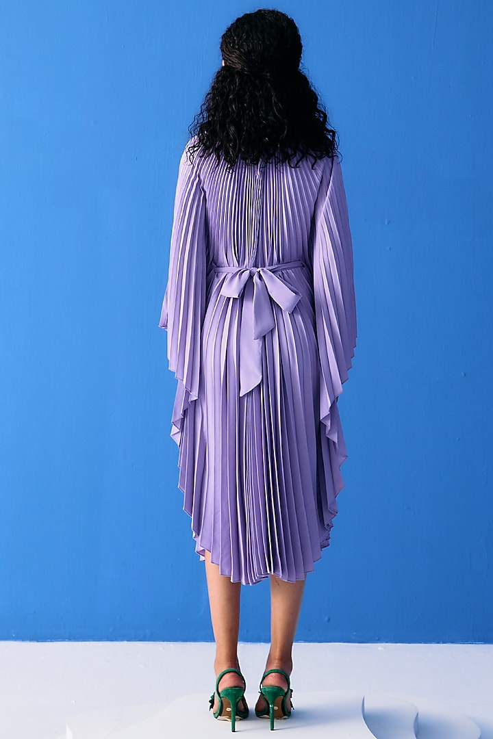 Lilac Crepe Pleated Cape Set by Pleats By Aruni at Pernia's Pop Up Shop