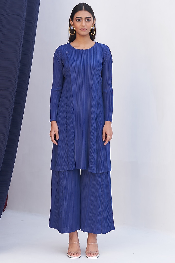 Electric Blue Pleated Polyester Kurta Set by Pleats By Aruni at Pernia's Pop Up Shop