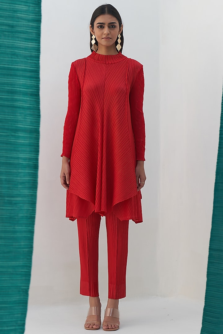 Red Pleated Polyester Kurta Set by Pleats By Aruni