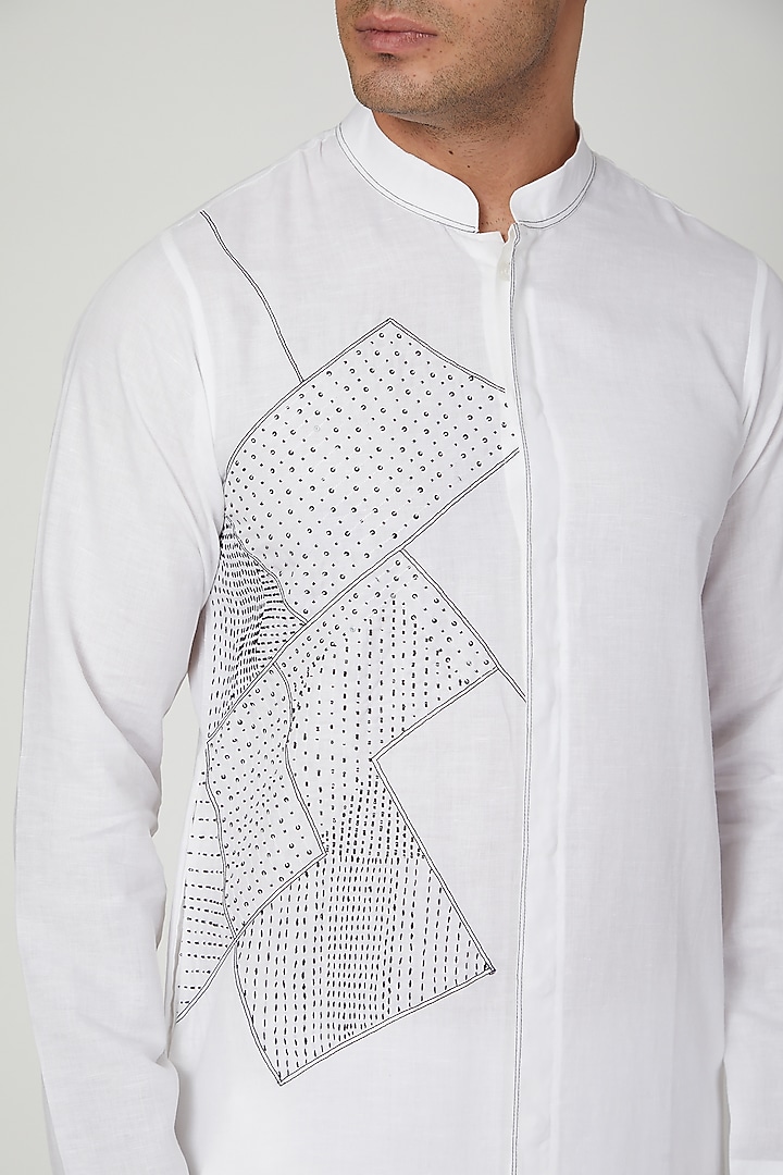 White Embroidered Kurta by Anurav at Pernia's Pop Up Shop