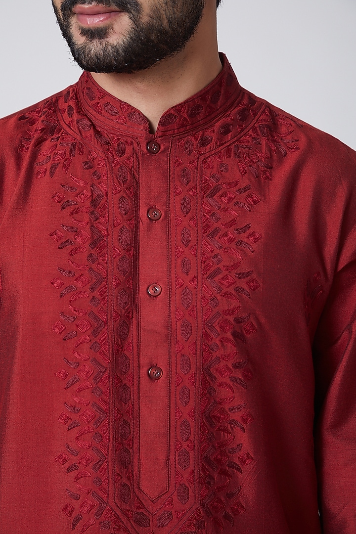 Red Embroidered Kurta For Boys by Anurav Men - Kids at Pernia's Pop Up Shop
