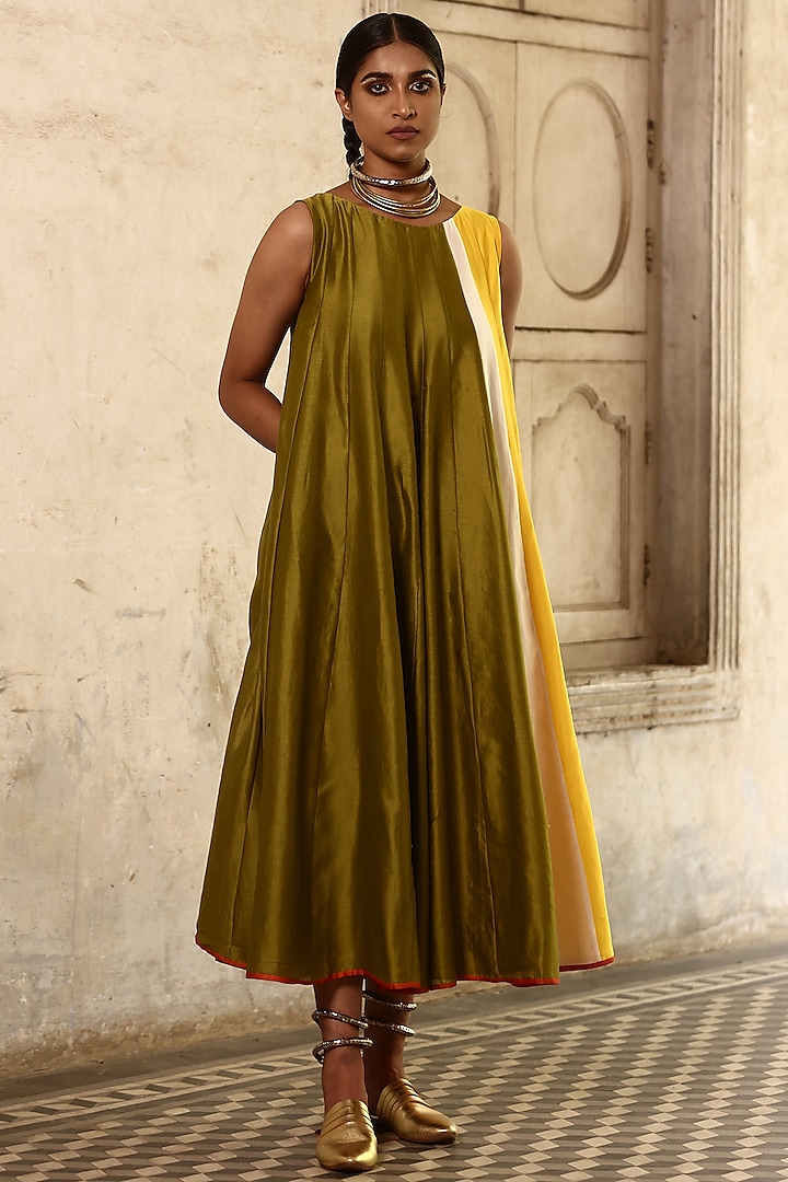 Green Chanderi Silk Color-Blocked Kurta by Aravi