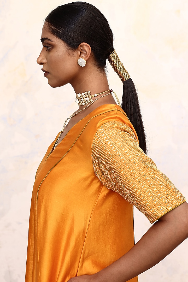 Mango Yellow Chanderi Hand Embroidered Kurta Set by Aravi at Pernia's Pop Up Shop