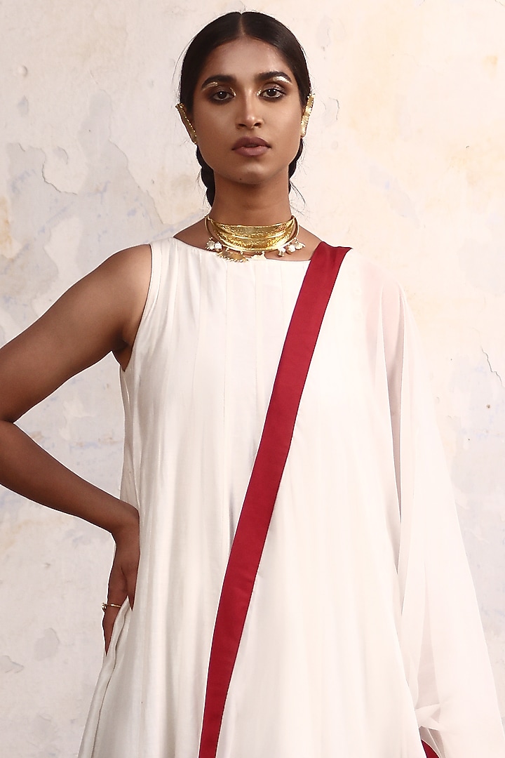 White Chanderi Hand Embroidered Kurta Set by Aravi at Pernia's Pop Up Shop