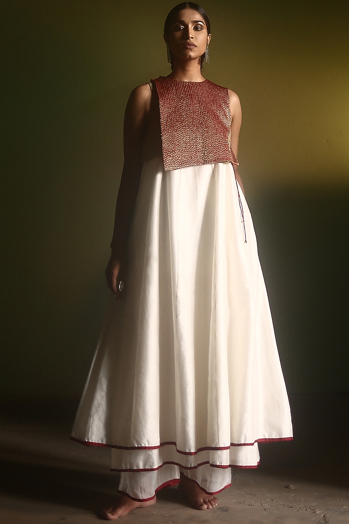 White Chanderi Silk Kurta Set by Aravi at Pernia's Pop Up Shop
