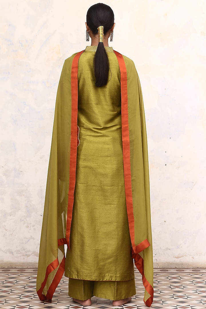 Green Raw Silk Hand Embroidered Kurta Set by Aravi at Pernia's Pop Up Shop
