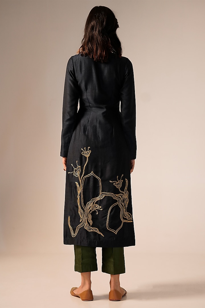 Navy Blue Bemberg Raw Silk Thread Hand Embroidered Kurta Set by Aravi at Pernia's Pop Up Shop
