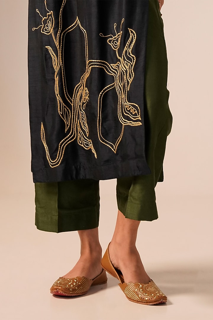 Navy Blue Bemberg Raw Silk Thread Hand Embroidered Kurta Set by Aravi at Pernia's Pop Up Shop