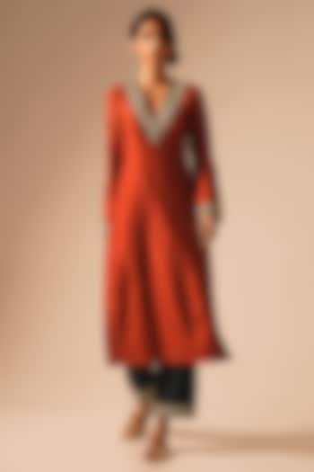 Deep Red Raw Silk Embroidered Kurta Set by Aravi at Pernia's Pop Up Shop