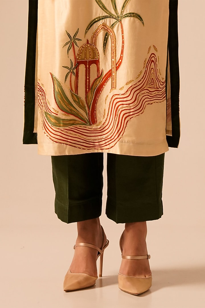 Cream Raw Silk Printed & Embroidered Kurta Set by Aravi at Pernia's Pop Up Shop
