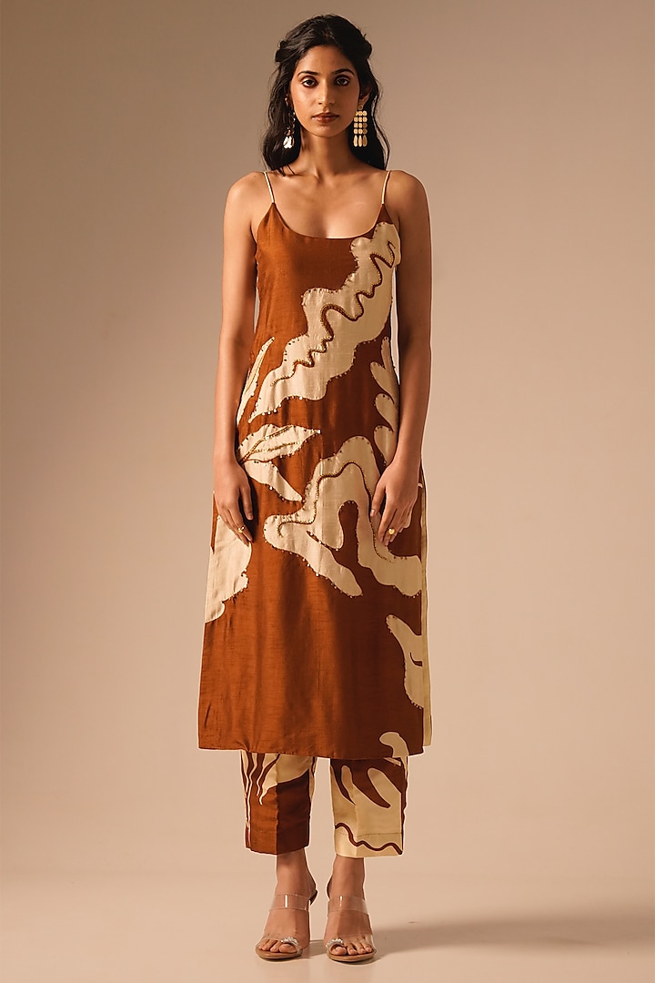Rust Brown & Cream Bemberg Raw Silk Hand Embroidered Kurta Set by Aravi at Pernia's Pop Up Shop