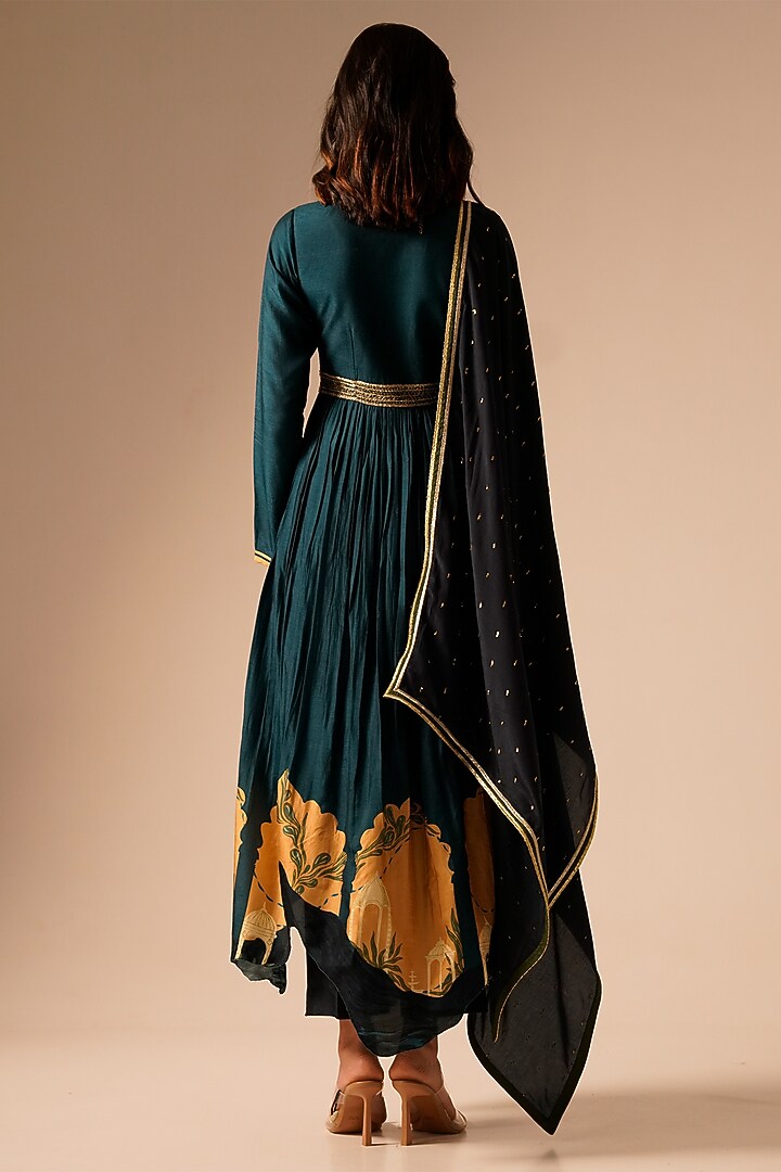 Multi-Colored Bemberg Raw Silk Hand Embroidered Kurta Set by Aravi at Pernia's Pop Up Shop