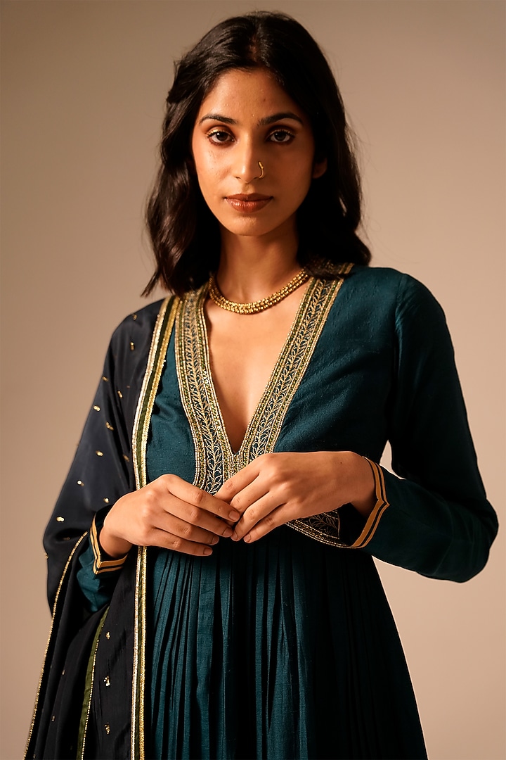 Multi-Colored Bemberg Raw Silk Hand Embroidered Kurta Set by Aravi at Pernia's Pop Up Shop