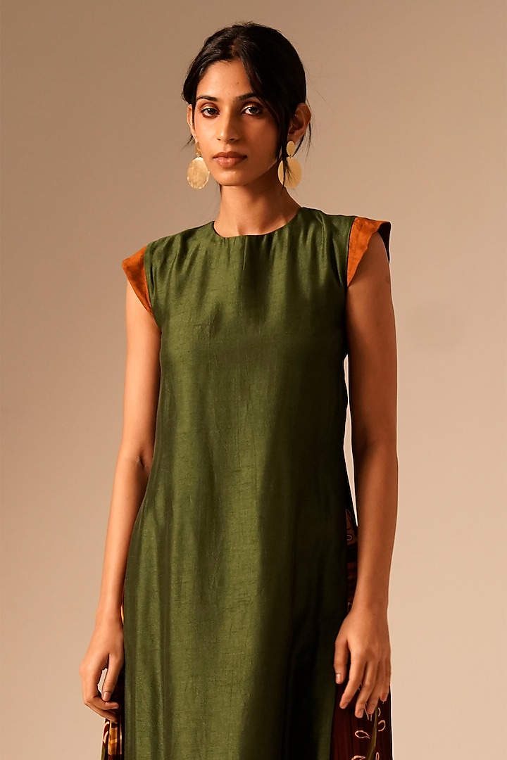 Deep Green Chanderi Silk Kurta Set by Aravi at Pernia's Pop Up Shop