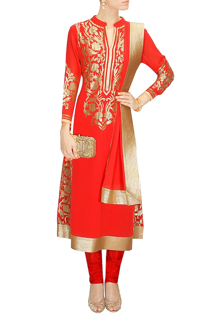 Geranium floral applique work kurta set available only at Pernia's Pop-Up Shop.