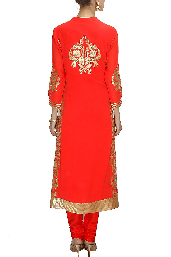 Geranium floral applique work kurta set available only at Pernia's Pop-Up Shop.