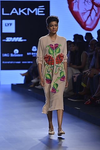 Beige double heart embroidered motif tennis dress by Aiman