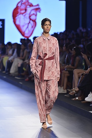 Bobbi beige heart embroidered motif shirt by Aiman