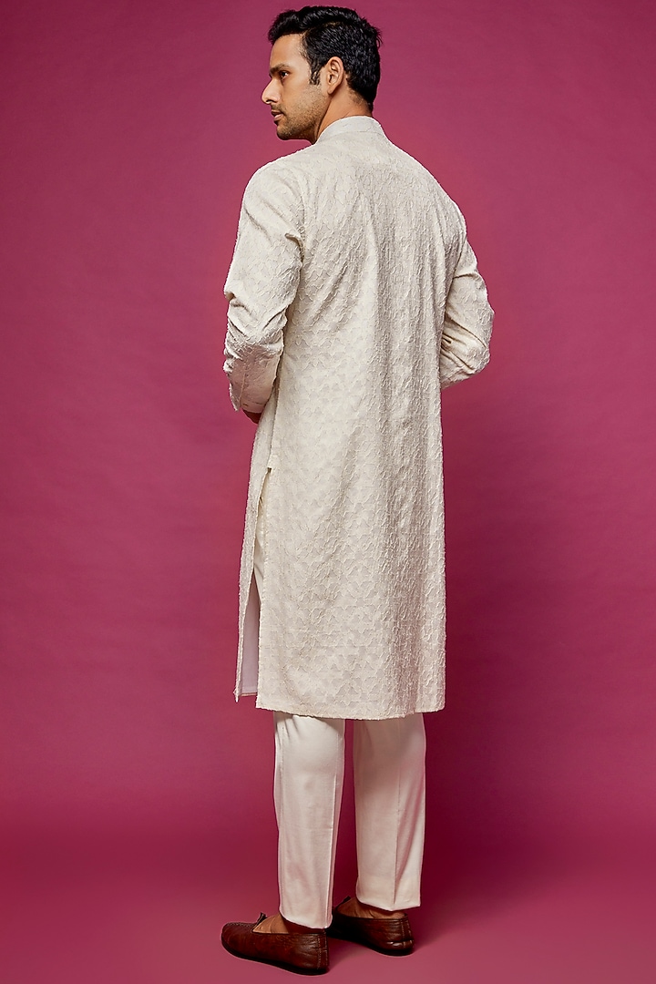 White Handwoven Jamdani Kurta Set by ARJAN DUGAL at Pernia's Pop Up Shop