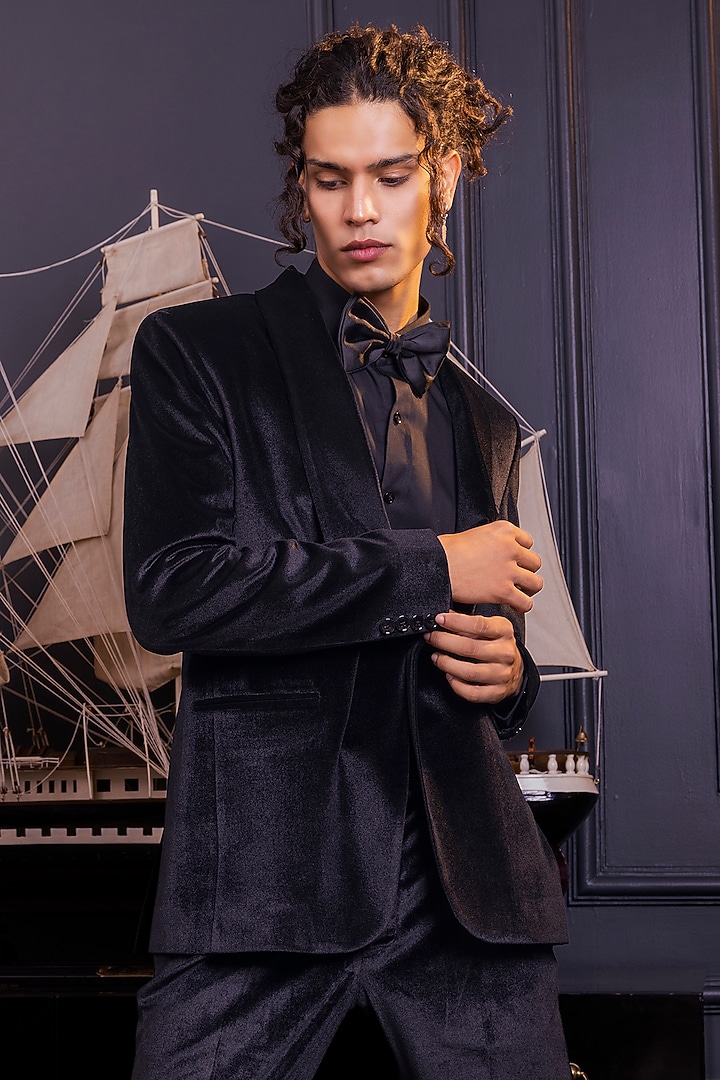 Black Velvet Single-Breasted Blazer Set by World of Asra Men at Pernia's Pop Up Shop