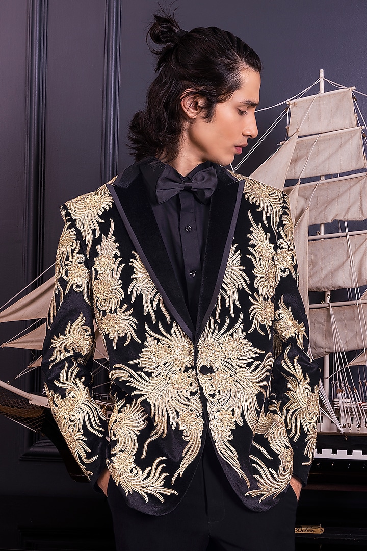 Black Velvet Hand & Machine Embroidered Single-Breasted Blazer Set by World of Asra Men at Pernia's Pop Up Shop