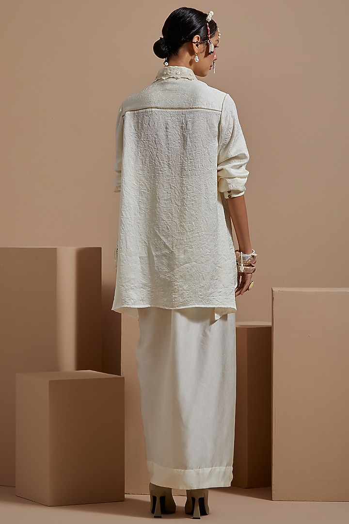 Mogra White Crushed Silk Pleated Skirt Set by ASEEM KAPOOR at Pernia's Pop Up Shop