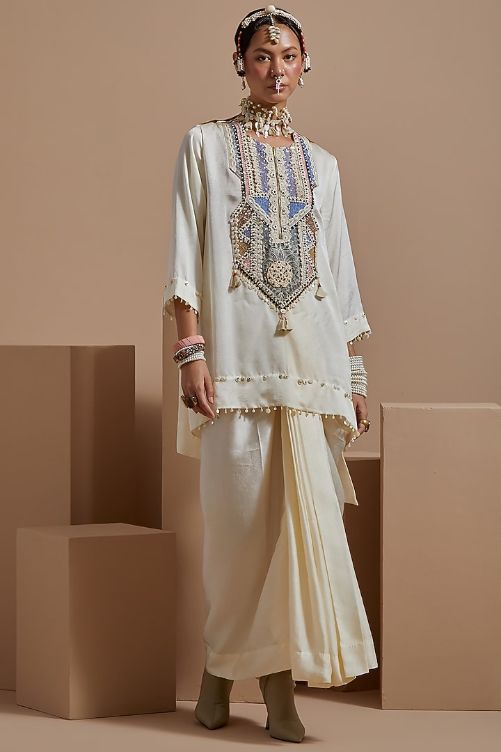 Mogra White Crushed Silk Textured Skirt Set by ASEEM KAPOOR at Pernia's Pop Up Shop