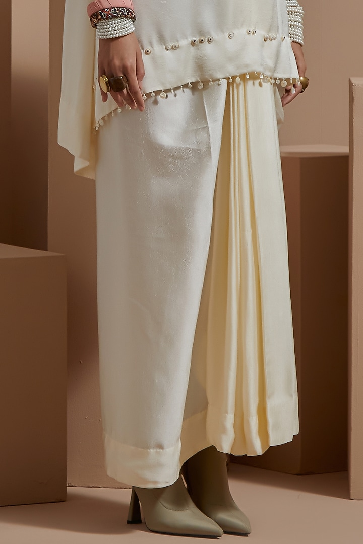 Mogra White Crushed Silk Textured Skirt Set by ASEEM KAPOOR at Pernia's Pop Up Shop