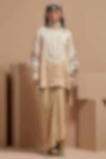 Ecru Crushed Silk Embroidered Kurta Set by ASEEM KAPOOR at Pernia's Pop Up Shop
