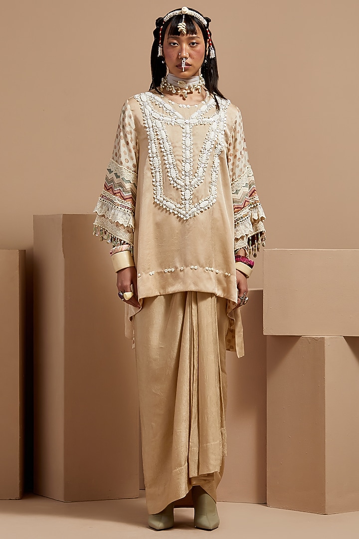 Ecru Crushed Silk Embroidered Kurta Set by ASEEM KAPOOR at Pernia's Pop Up Shop