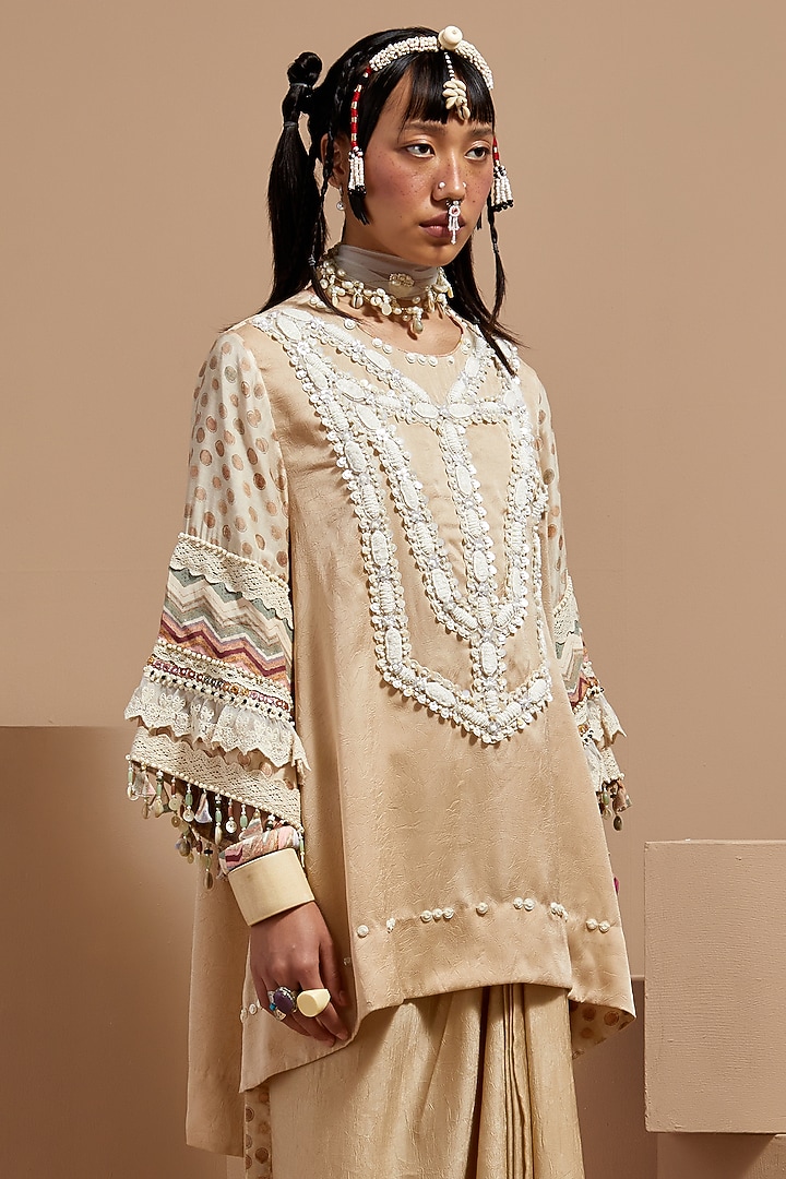 Ecru Crushed Silk Embroidered Kurta Set by ASEEM KAPOOR at Pernia's Pop Up Shop