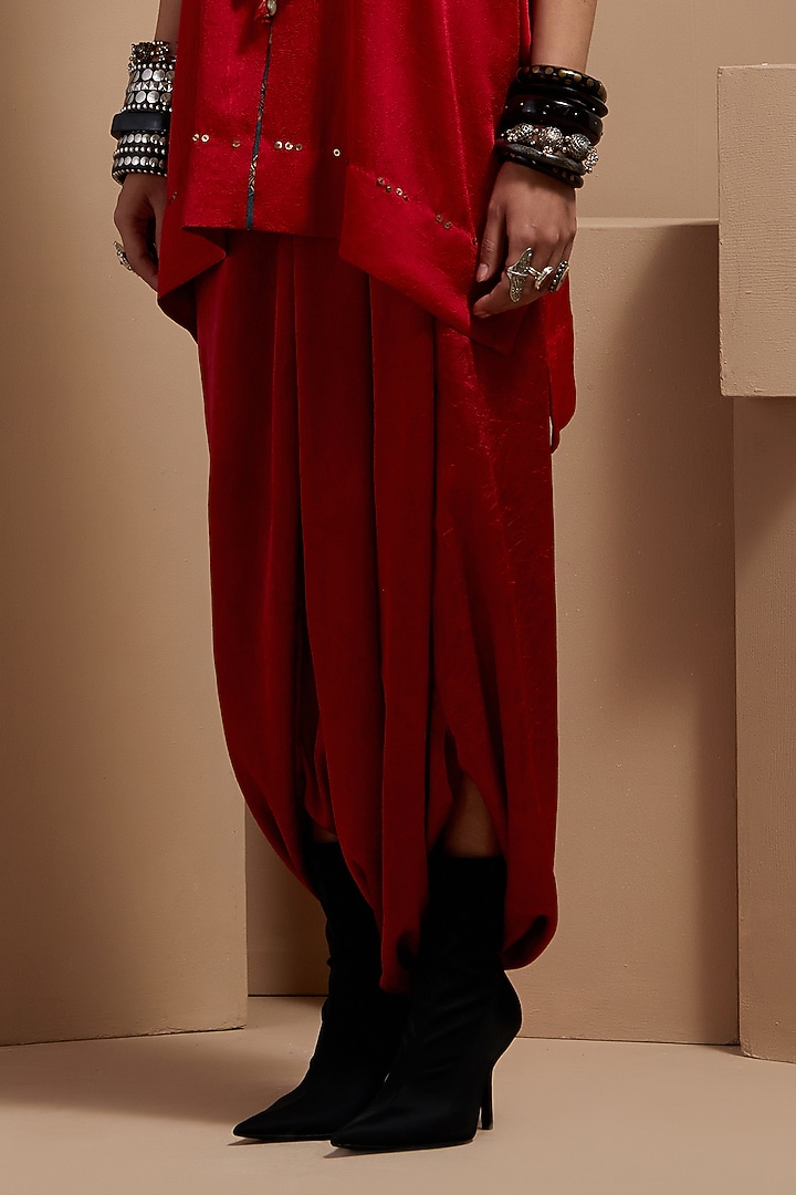 Sindoor Red Crushed Silk Short Kurta Set by ASEEM KAPOOR at Pernia's Pop Up Shop