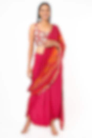 Fuchsia Natural Crepe Textured Printed Drape Saree Set by Aseem kapoor at Pernia's Pop Up Shop