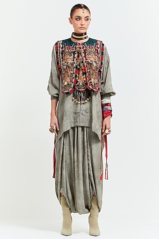 Ash Grey Natural Crepe Printed & Resham Thread Embroidered Kurta Set by ASEEM KAPOOR