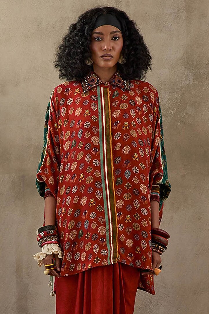 Sindoor Red Crushed Silk Pleated Skirt Set by ASEEM KAPOOR at Pernia's Pop Up Shop