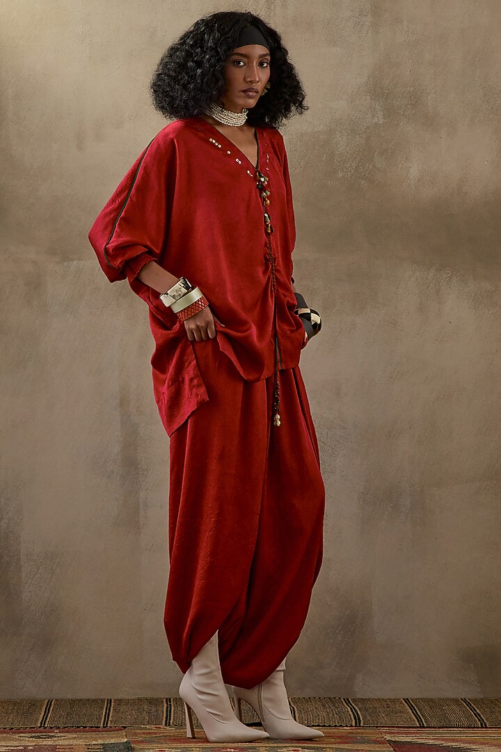 Sindoor Red Crushed Silk Kurta Set by ASEEM KAPOOR at Pernia's Pop Up Shop