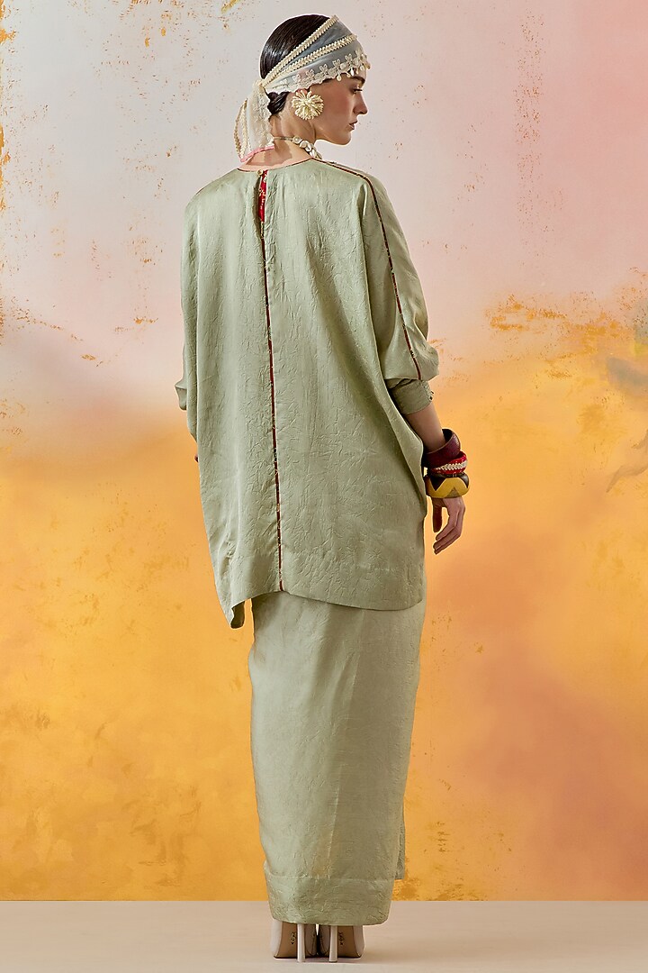 Jade Green Crushed Silk Kurta Set by ASEEM KAPOOR at Pernia's Pop Up Shop