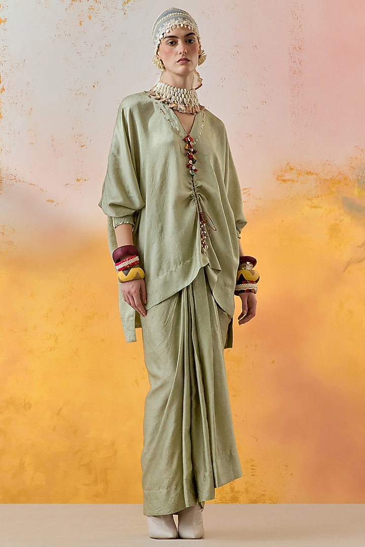 Jade Green Crushed Silk Kurta Set by ASEEM KAPOOR at Pernia's Pop Up Shop