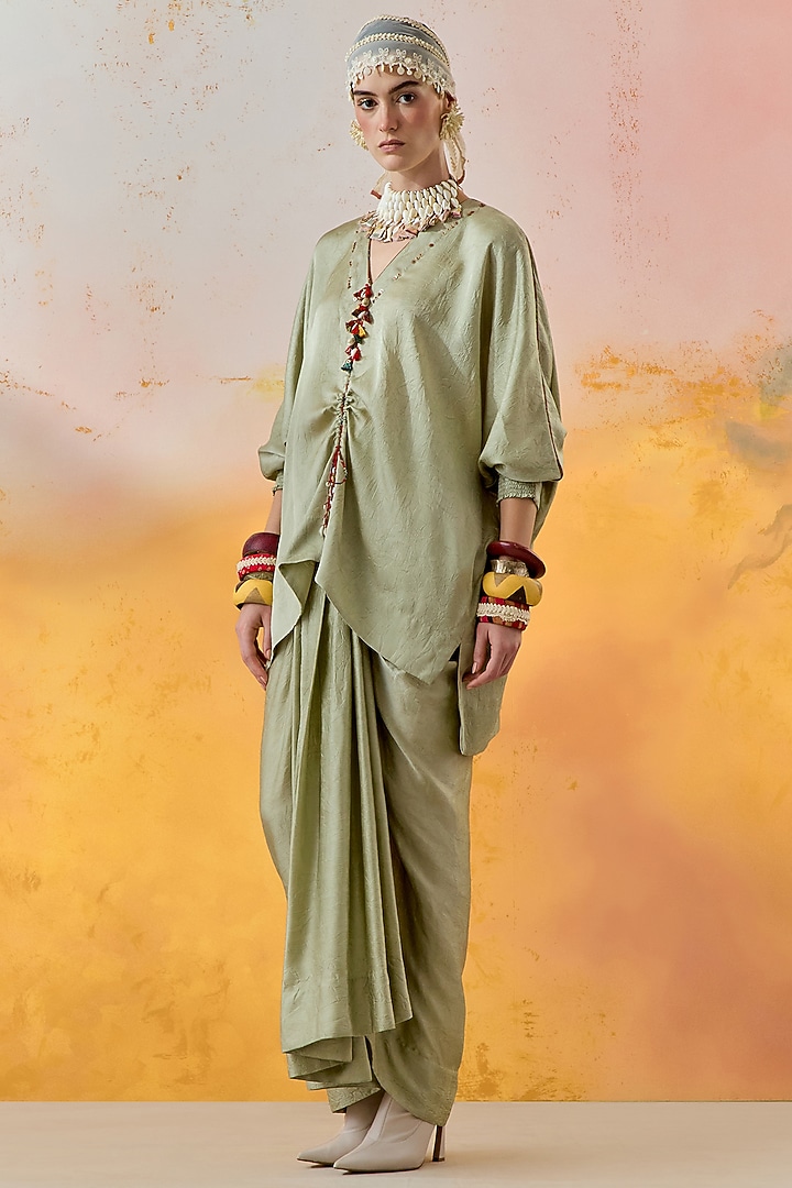 Jade Green Crushed Silk Kurta Set by ASEEM KAPOOR at Pernia's Pop Up Shop