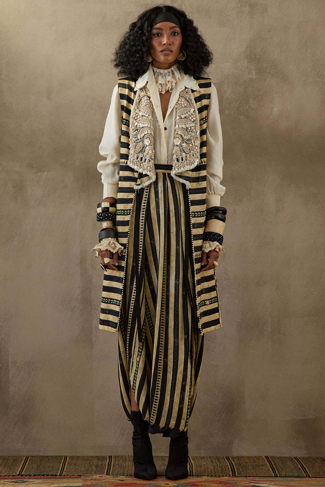 Black & White Mushroom Twill Embroidered Sleeveless Jacket Set by ASEEM KAPOOR at Pernia's Pop Up Shop